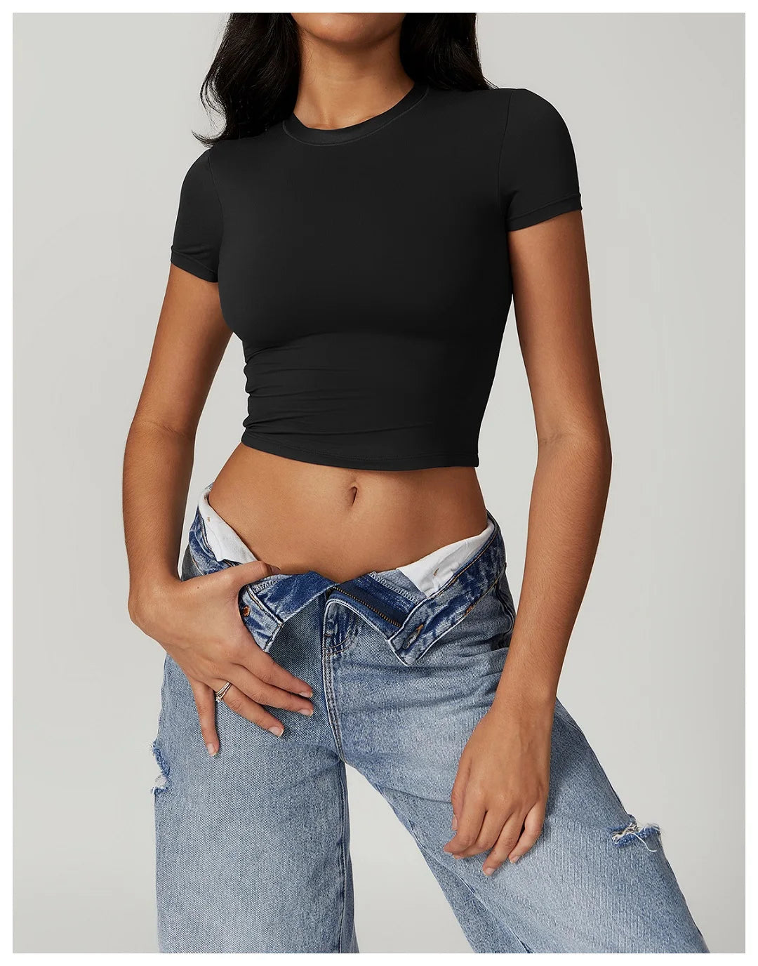 Women’s Cropped Yoga T-Shirt – Breathable & Fitted for Training