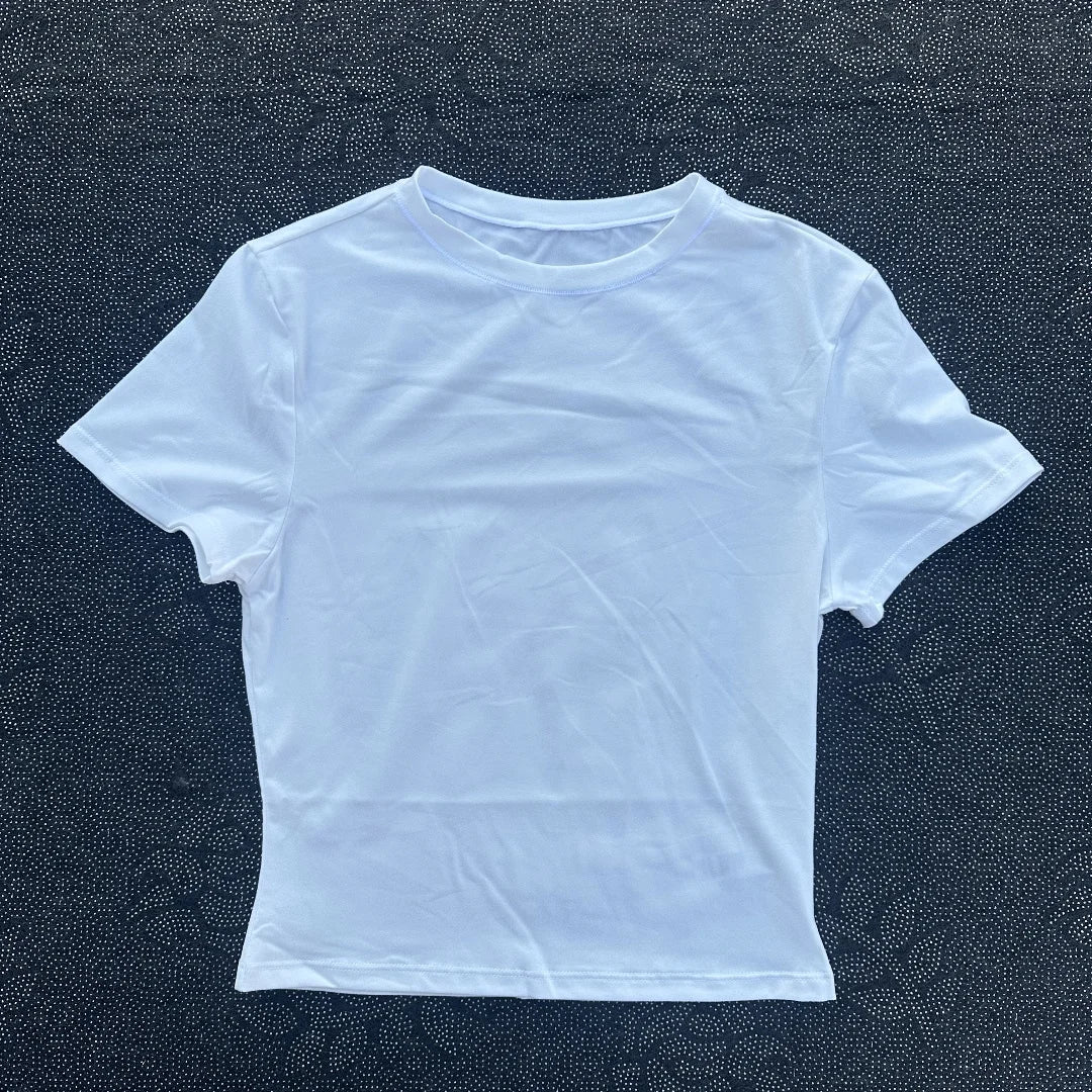 Women’s Cropped Yoga T-Shirt – Breathable & Fitted for Training