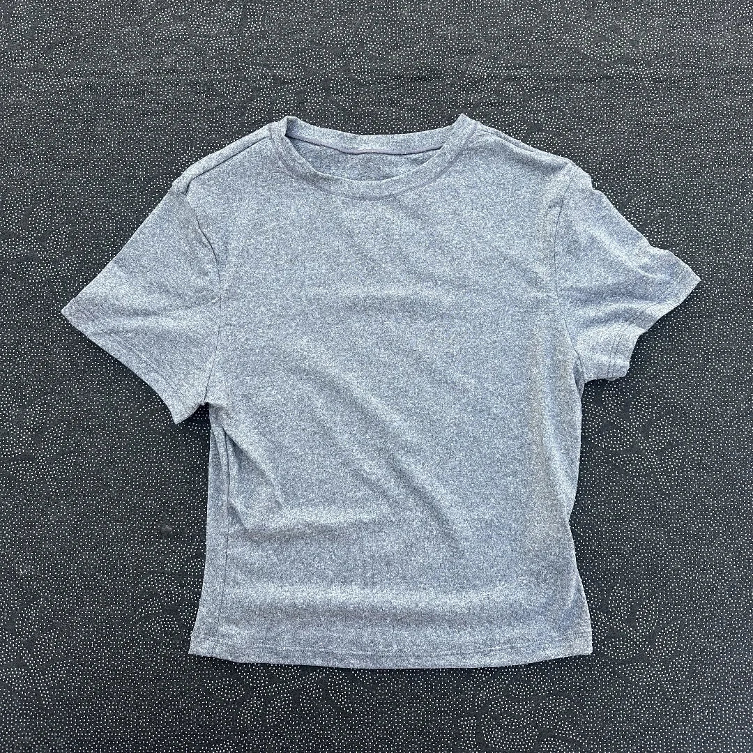 Women’s Cropped Yoga T-Shirt – Breathable & Fitted for Training